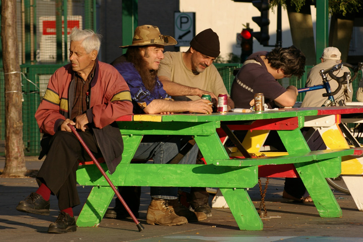 Green Piknic Table